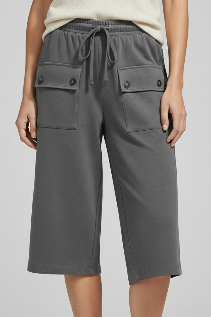 Keziah | Women's Knee Length Shorts with Elastic Waist and Pockets