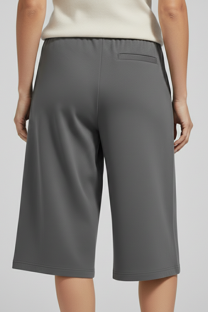 Keziah | Women's Knee Length Shorts with Elastic Waist and Pockets