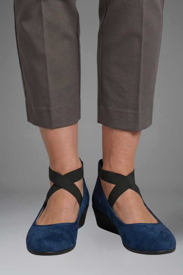 Lisette | Women's Orthopaedic Flat Shoes with Slip-on Design for Everyday Wear