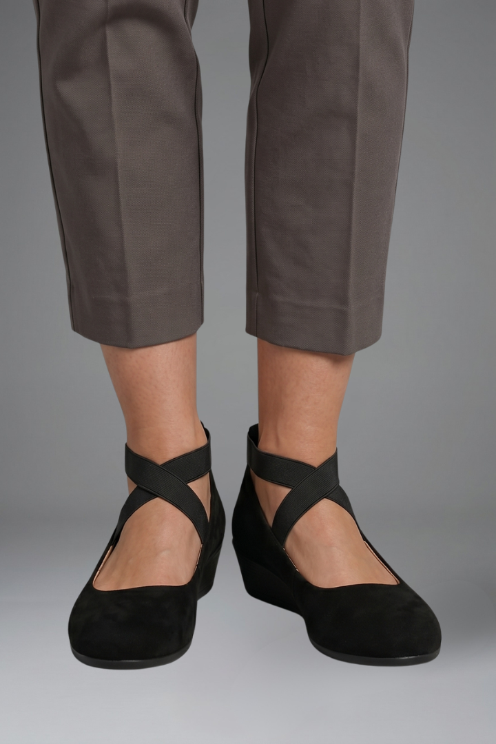 Lisette | Women's Orthopaedic Flat Shoes with Slip-on Design for Everyday Wear