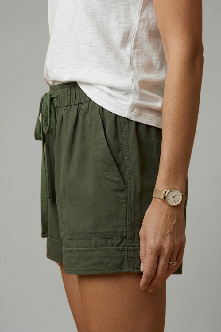Amaryllis | Women's Shorts with Drawstring Waist and Relaxed Fit