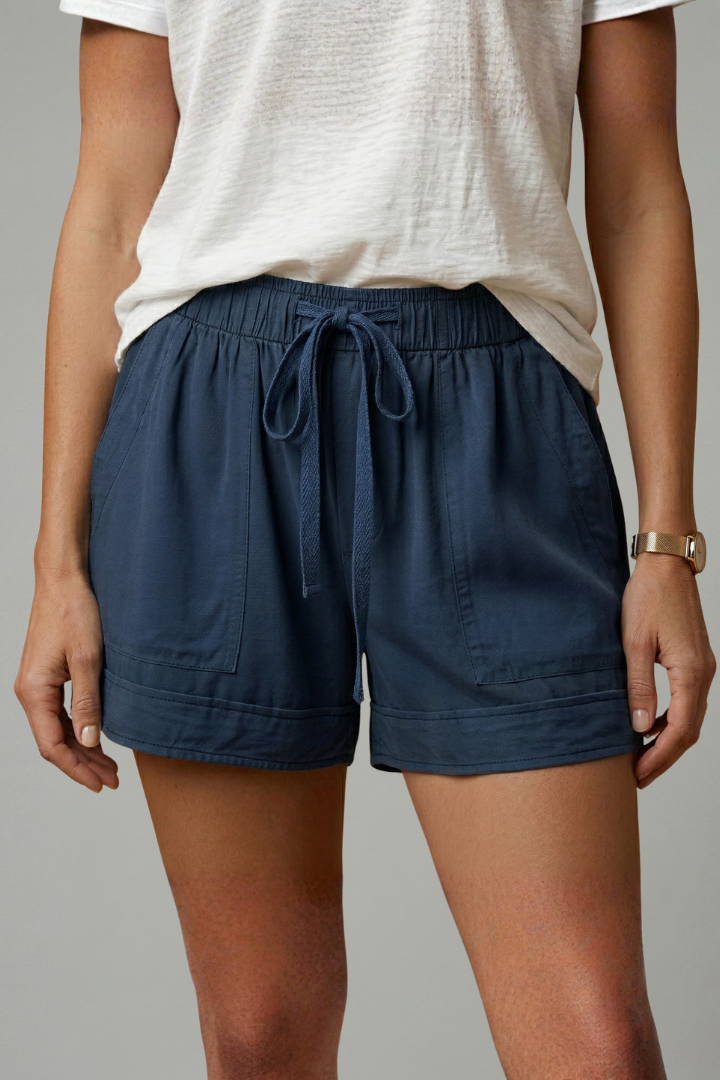 Amaryllis | Women's Shorts with Drawstring Waist and Relaxed Fit