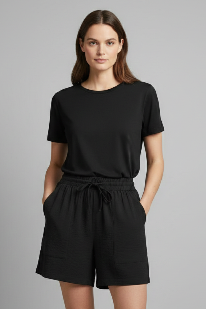 Isabeau | Women's Shorts with Drawstring Waist and Side Pockets