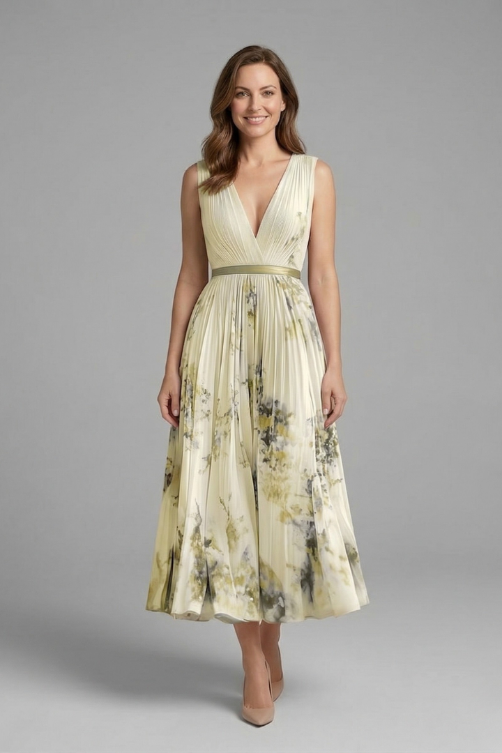 Ruby | Women's Sleeveless Dress with V-Neck and Pleated Skirt