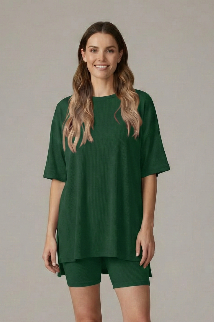 Jehanne | Women's Two-Piece Set with Crew Neck Top and Loose Shorts
