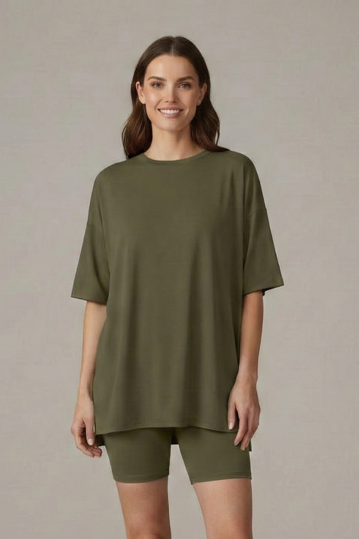 Jehanne | Women's Two-Piece Set with Crew Neck Top and Loose Shorts