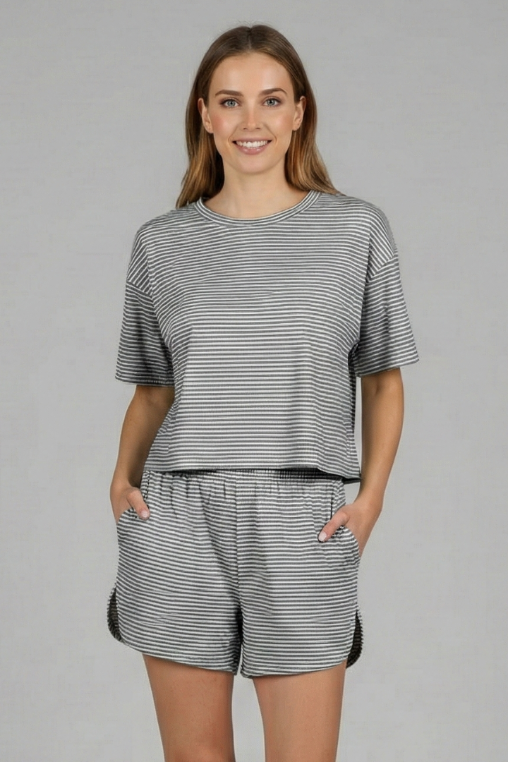 Jacintha | Women's Two-Piece Set with Short Sleeve Top and Elastic Shorts